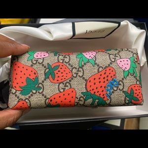 Strawberry pouch